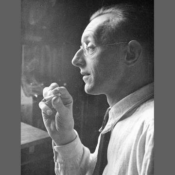 « La conception musico-théâtrale d’Orff est tout à fait singulière dans le panorama musical du XXe siècle. »[2] (Carl Orff 1939)
