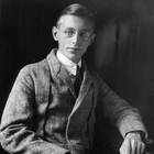 »I spent day and night at the theatre, led rehearsals with piano and orchestra, prompted, helped with the lighting and if necessary even lent a hand with scene shifting.«[1] (Carl Orff 1917)