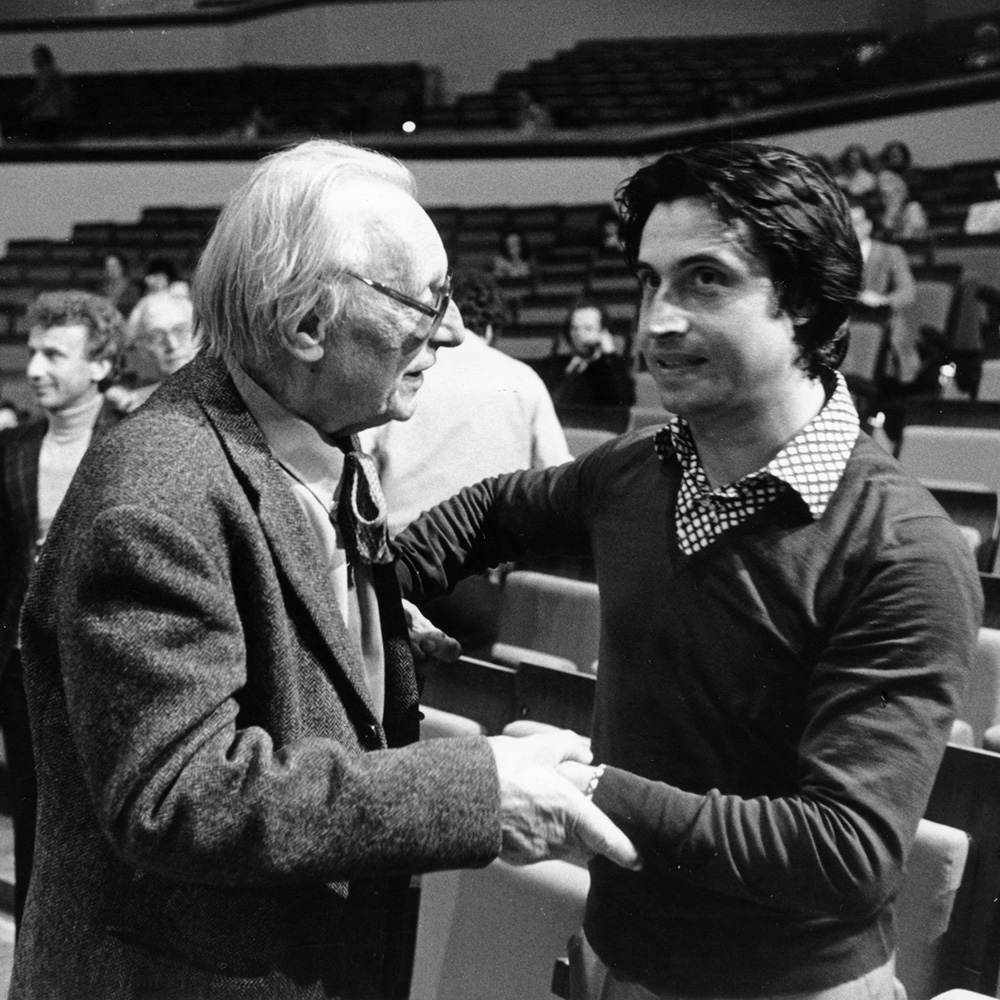 »Orff was a man of the theatre from head to toe. He did not merely require singers on stage but complete human beings as singing actors-dancers-mimes to bring his total theatre concept to fruition.« (Wolfgang Fortner)[1] (Carl Orff with Riccardo Muti at rehearsals for Carmina Burana, Berlin 1980)