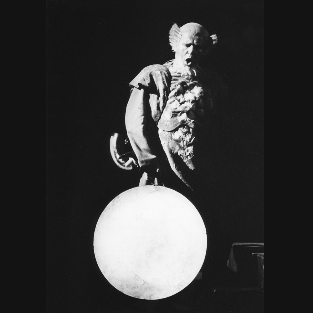(Photo de scène, "Der Mond", Prinzregententheater Munich 1958)